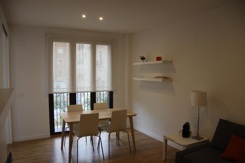 Apartamentos Hiedra Y Tapineria Mercado Central バレンシア エクステリア 写真